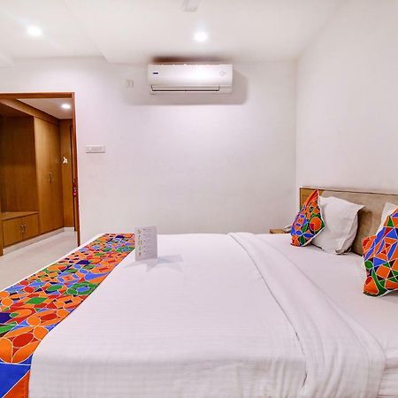 Fabhotel Syberitic Suites Gachibowli - Fully Vaccinated Staff Kondapur  Extérieur photo