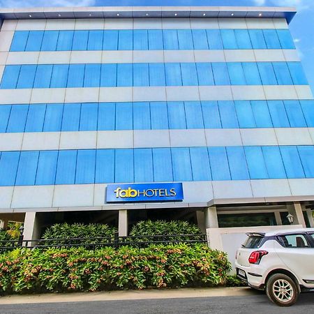 Fabhotel Syberitic Suites Gachibowli - Fully Vaccinated Staff Kondapur  Extérieur photo