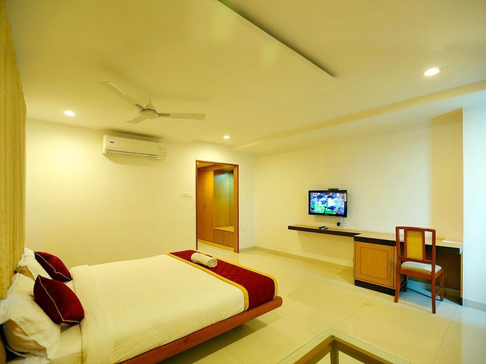 Fabhotel Syberitic Suites Gachibowli - Fully Vaccinated Staff Kondapur  Extérieur photo