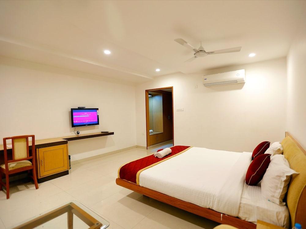 Fabhotel Syberitic Suites Gachibowli - Fully Vaccinated Staff Kondapur  Extérieur photo