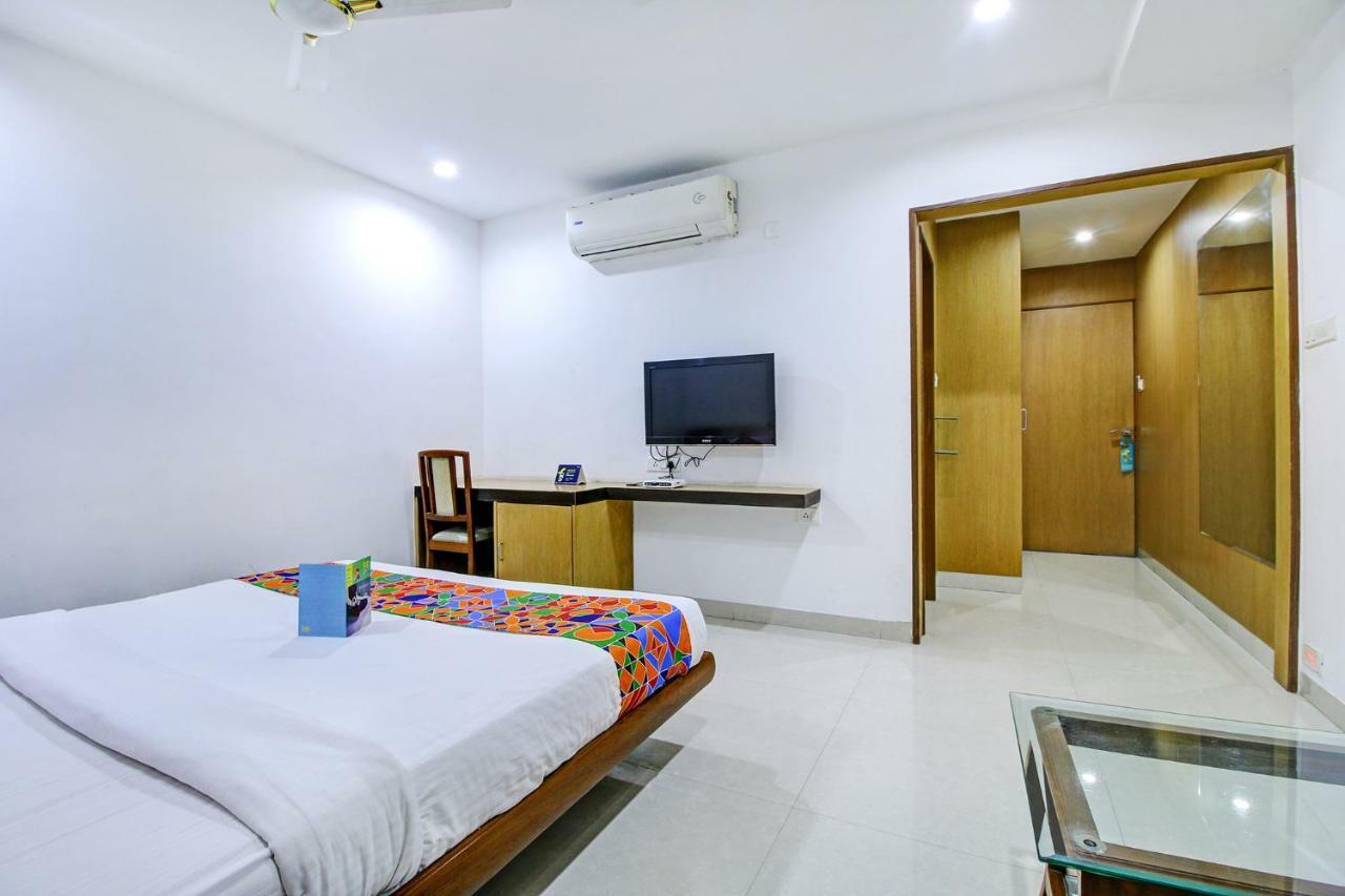 Fabhotel Syberitic Suites Gachibowli - Fully Vaccinated Staff Kondapur  Extérieur photo