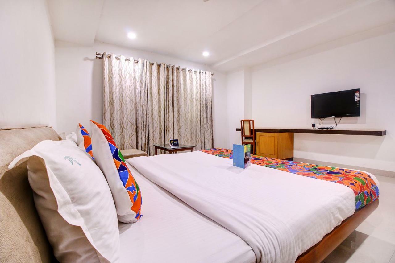 Fabhotel Syberitic Suites Gachibowli - Fully Vaccinated Staff Kondapur  Extérieur photo