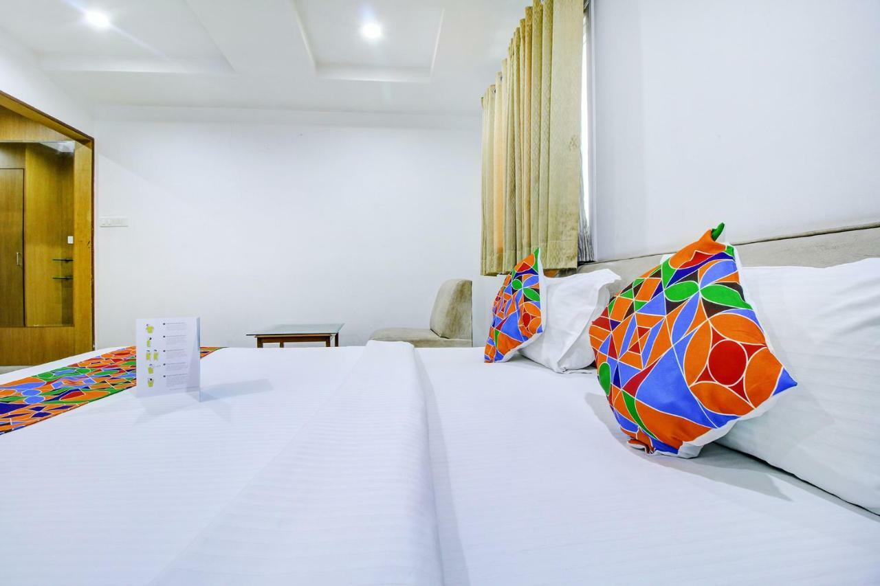 Fabhotel Syberitic Suites Gachibowli - Fully Vaccinated Staff Kondapur  Extérieur photo