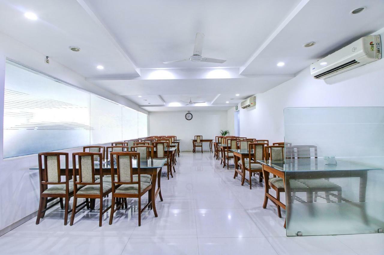 Fabhotel Syberitic Suites Gachibowli - Fully Vaccinated Staff Kondapur  Extérieur photo