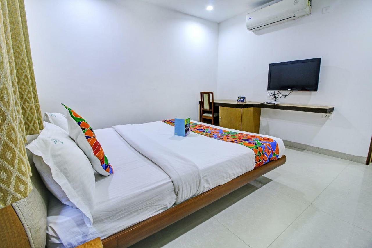 Fabhotel Syberitic Suites Gachibowli - Fully Vaccinated Staff Kondapur  Extérieur photo
