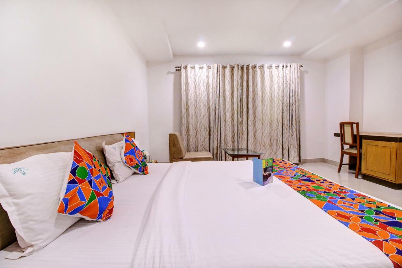 Fabhotel Syberitic Suites Gachibowli - Fully Vaccinated Staff Kondapur  Extérieur photo